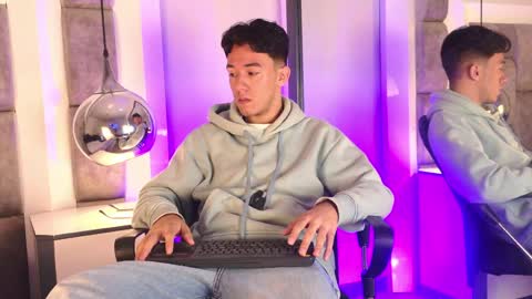austinreeds online show from 06-01-26, 01:02