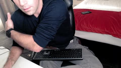 australopithas online show from 05-18-26, 01:02