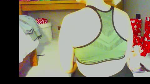Snapshot of autumn_secret chatting on 12-11-24, 02:44 Autumn secret online show from 12-11-24, 02:44