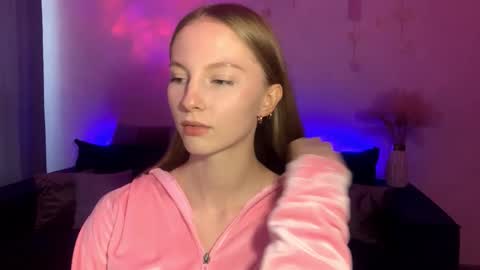 Annie online show from 09-17-25, 03:14