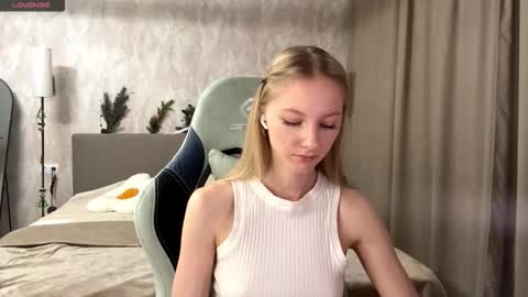 Annie online show from 12-17-25, 02:12