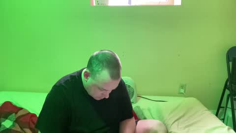 Snapshot of auz1812 chatting on 12-20-25, 07:21 Auz online show from 12-20-25, 07:21