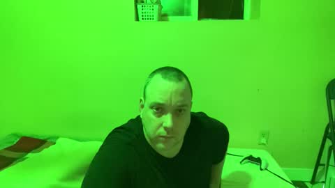 Snapshot of auz1812 chatting on 12-23-25, 05:38 Auz online show from 12-23-25, 05:38