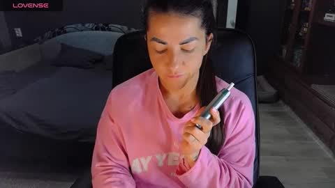 Ava online show from 10-02-25, 12:01