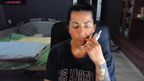 Ava online show from 04-18-26, 09:35