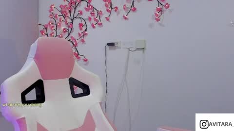 Snapshot of ava_broown chatting on 05-19-26, 01:56 online show from 05-19-26, 01:56