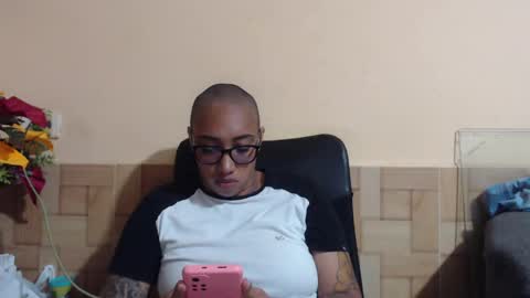 Snapshot of ava_f0xy chatting on 05-09-26, 01:00 Ava Jordana online show from 05-09-26, 01:00