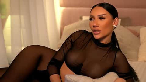 Ava online show from 04-10-26, 01:22