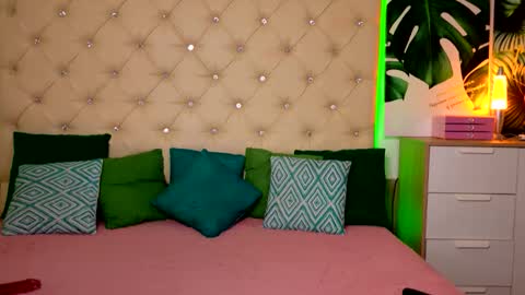 Snapshot of ava_maax chatting on 05-25-26, 05:13 Ava online show from 05-25-26, 05:13