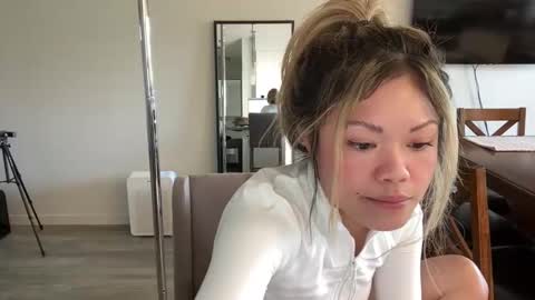 Snapshot of ava_petite_ chatting on 04-29-26, 08:37 Little Ava online show from 04-29-26, 08:37