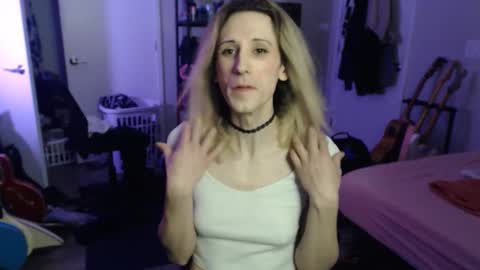 Ava online show from 02-10-26, 11:42