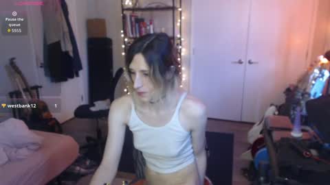 Snapshot of ava_reinhart_999 chatting on 06-24-26, 07:35 Ava online show from 06-24-26, 07:35