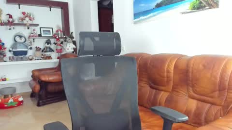 Ava online show from 01-17-25, 05:53