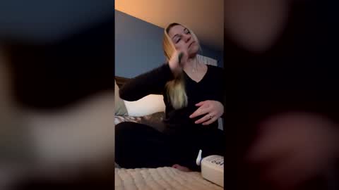 Snapshot of avarosefit chatting on 02-04-26, 02:17 Ava Rose online show from 02-04-26, 02:17