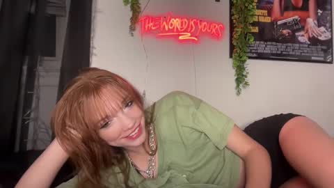 avaxlee online show from 06-10-26, 01:06