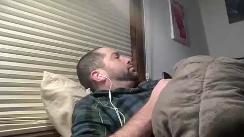 Snapshot of averagejoe345977 chatting on 02-08-26, 06:44 averagejoe345977 online show from 02-08-26, 06:44