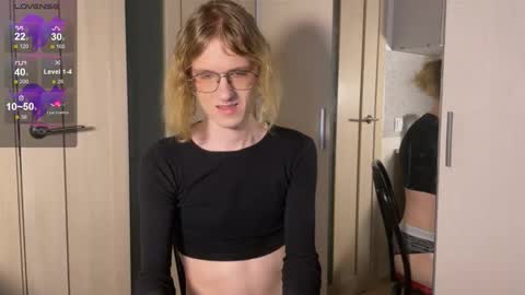 Snapshot of avery_adam chatting on 02-07-26, 10:35 Alex online show from 02-07-26, 10:35