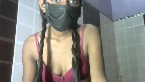 avery_lust01 online show from 04-14-26, 05:35