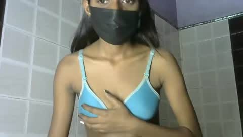 avery_lust01 online show from 05-16-26, 06:32