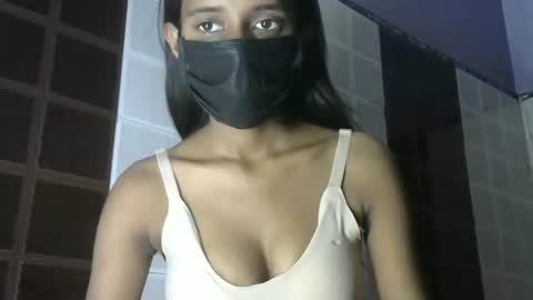 avery_lust01 online show from 05-19-26, 10:43