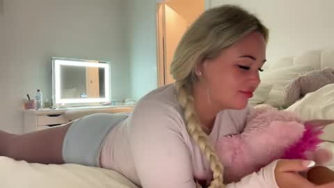 ur gf online show from 04-08-26, 08:03