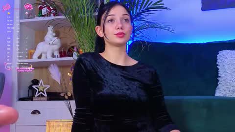 AveryWillow online show from 11-26-25, 03:57