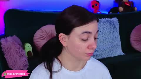 AveryWillow online show from 04-06-26, 10:00