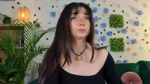 Snapshot of averywillow chatting on 06-22-26, 02:35 AveryWillow online show from 06-22-26, 02:35