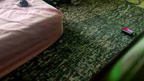 Snapshot of aveyboi chatting on 04-12-26, 11:10 Avey Boi online show from 04-12-26, 11:10