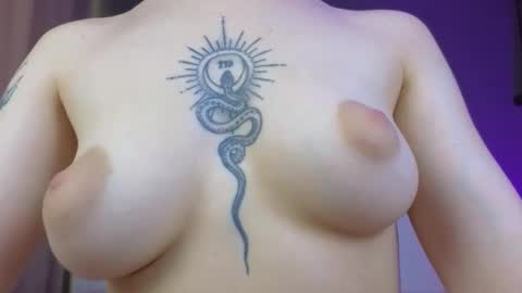 Snapshot of avgustina_love chatting on 12-20-25, 10:55 avgustina_love online show from 12-20-25, 10:55