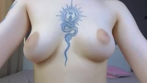 Snapshot of avgustina_love chatting on 01-18-26, 10:30 avgustina_love online show from 01-18-26, 10:30