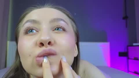 Snapshot of avgustina_love chatting on 02-01-26, 08:13 avgustina_love online show from 02-01-26, 08:13