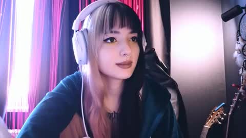 Snapshot of avi_nile chatting on 09-16-25, 04:24 Avriel online show from 09-16-25, 04:24