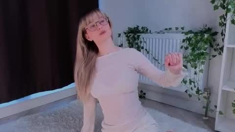 aviaveavi online show from 03-24-26, 02:22