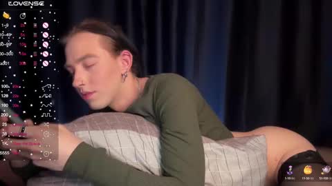 avril_pearly_ online show from 12-17-24, 11:27