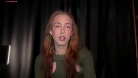 avril_pearly_ online show from 05-13-26, 10:56