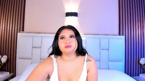 Snapshot of avymilton chatting on 06-25-26, 11:37 Avy online show from 06-25-26, 11:37