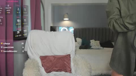 Jolie online show from 10-03-25, 10:23