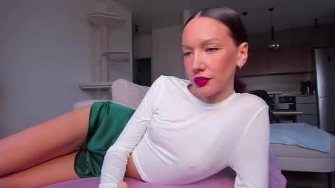 Awgustina online show from 10-20-25, 07:31