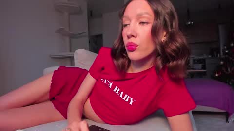 Awgustina online show from 12-22-25, 08:44