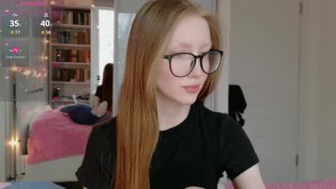 Snapshot of awwrora chatting on 04-20-26, 11:24 Aurora online show from 04-20-26, 11:24