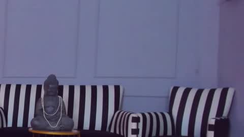 Ella online show from 02-17-25, 05:14