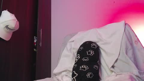 Independiente Model online show from 10-23-25, 09:24