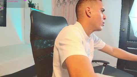 axel__fierro online show from 04-04-26, 10:51