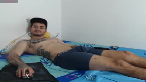 Axel online show from 03-09-25, 02:54