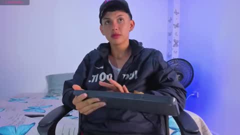 Snapshot of axel_cody_ chatting on 10-18-25, 11:33 AXEL online show from 10-18-25, 11:33