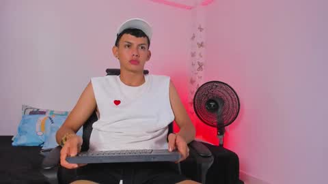 Snapshot of axel_cody_ chatting on 11-19-25, 08:20 AXEL online show from 11-19-25, 08:20