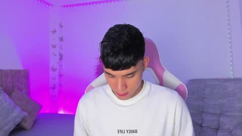 Snapshot of axel_cody_ chatting on 05-17-26, 11:39 AXEL online show from 05-17-26, 11:39