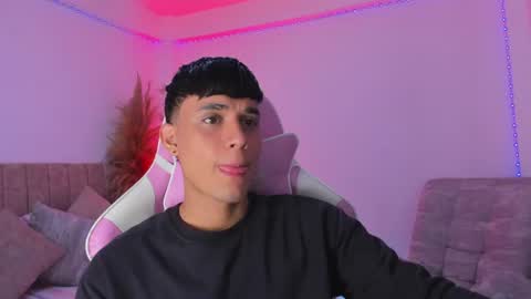 Snapshot of axel_cody_ chatting on 06-17-26, 09:01 AXEL online show from 06-17-26, 09:01