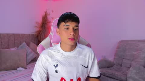 Snapshot of axel_cody_ chatting on 06-24-26, 07:24 AXEL online show from 06-24-26, 07:24